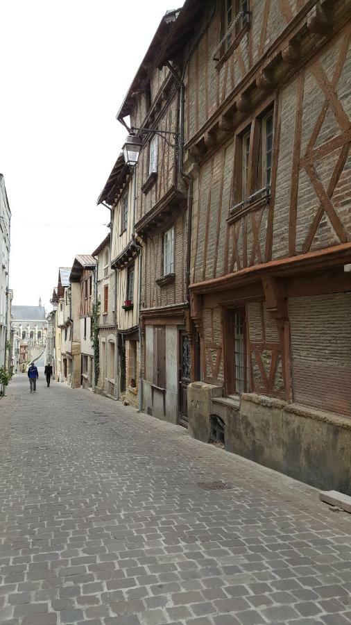 Grand Appartement Chaleureux Thouars Bagian luar foto