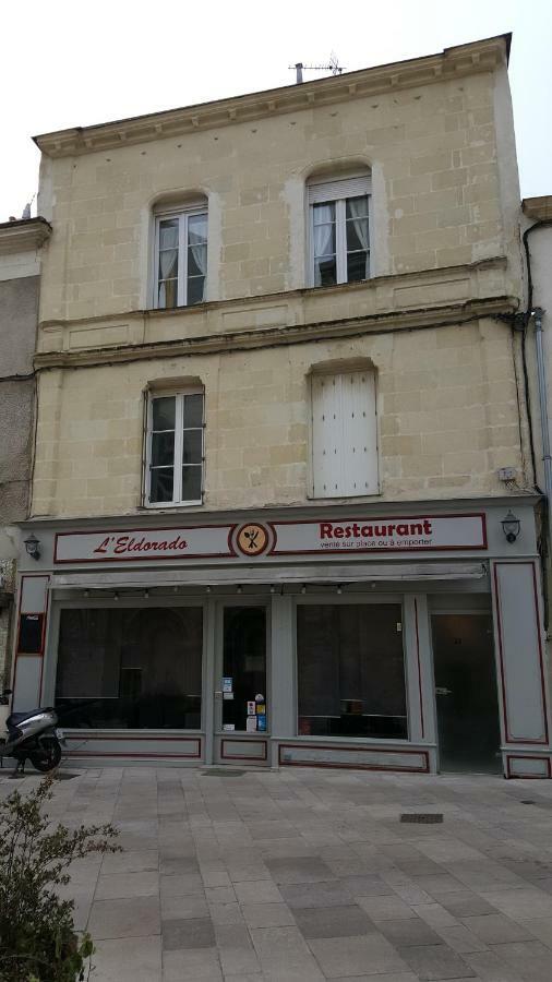 Grand Appartement Chaleureux Thouars Bagian luar foto