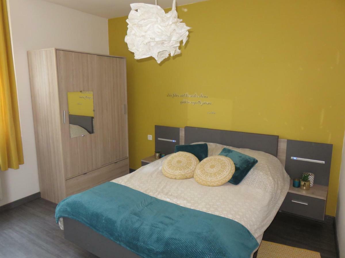 Grand Appartement Chaleureux Thouars Bagian luar foto